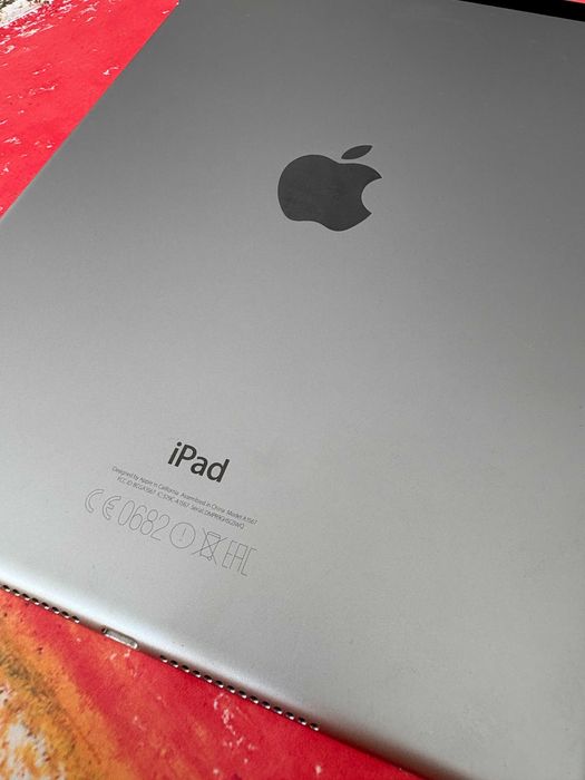 iPad air 2 model A1567 -  16GB, Wi-Fi, 9.7 inch - Space Gray