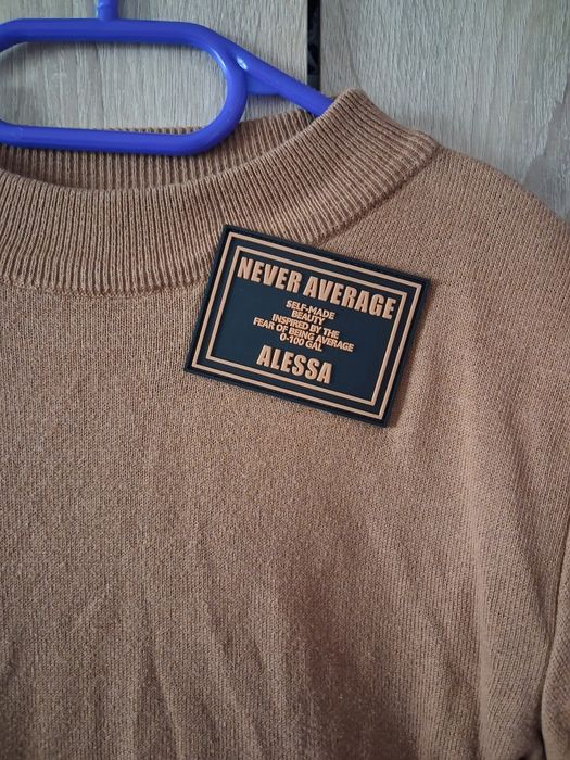 Alessa Xs пуловер