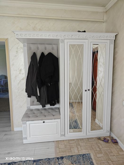 Шкаф в прихожей.