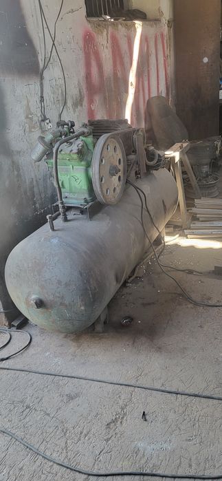 Компрессор бу 380вольт   500 литров