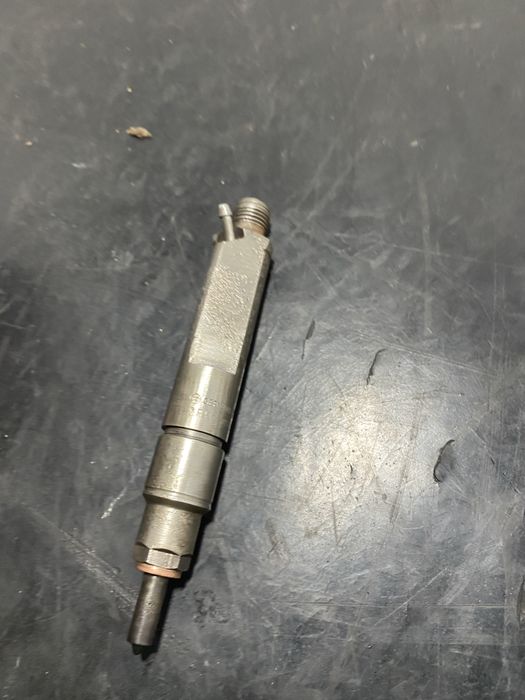 Injector volkswagen Vw Golf 4 1.9 TDI ALH 90 cp ASV 110cp 028130201G