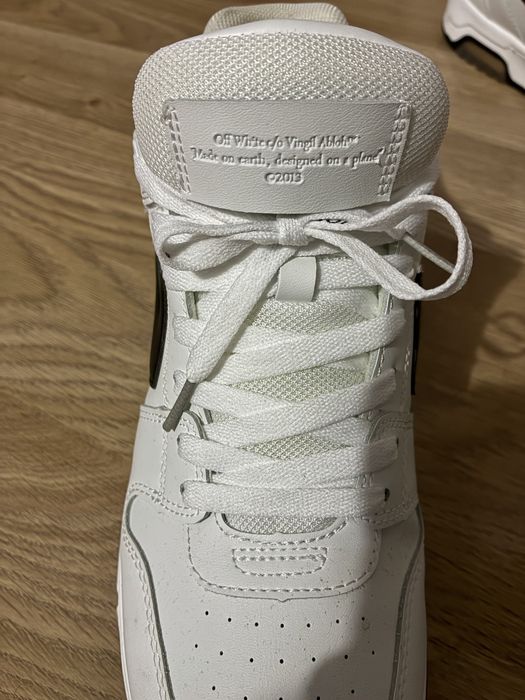 Papuci off-white