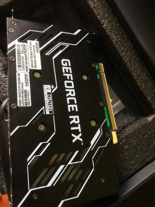 Продавам GeForce RTX 3050 8GB