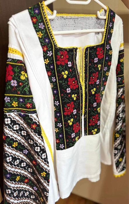 Produse traditionale Bucovinene cusute manual in Braiesti