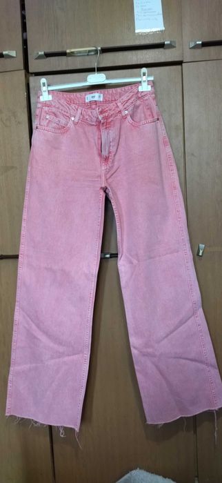 Дамски дънки с широк крачол в розов цвят