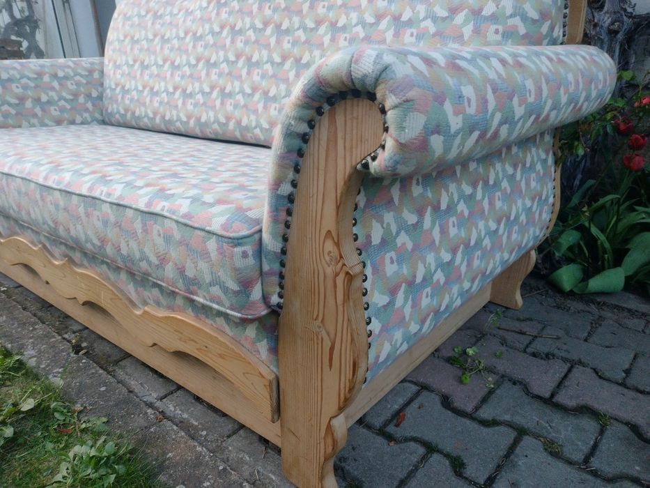 Canapea extensibila din lemn masiv