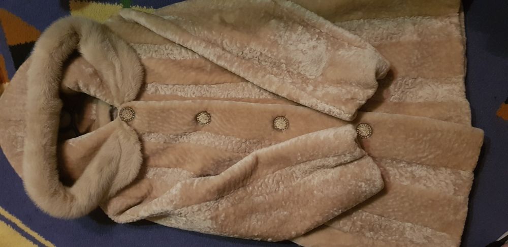 Продам мутоновую шубу