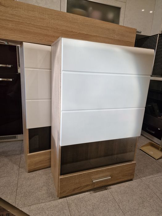 Спешно! Модулна холова секция бял гланц