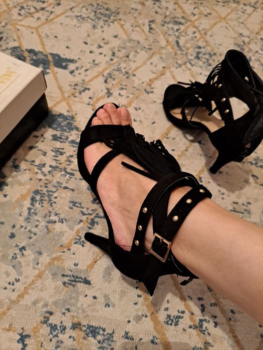 Дерзкие босоножки. 38размер