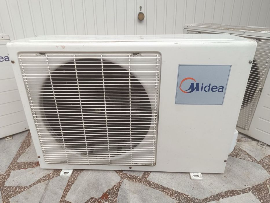 Три броя климатици Midea
