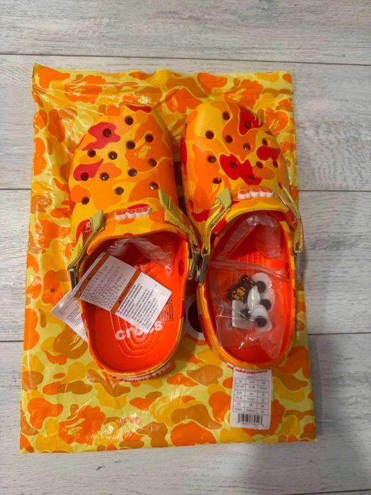 flip-flop Crocs & Bape