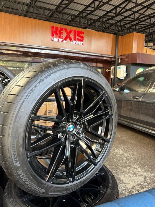 Срочно Диски  и шины от BMW M5 новые