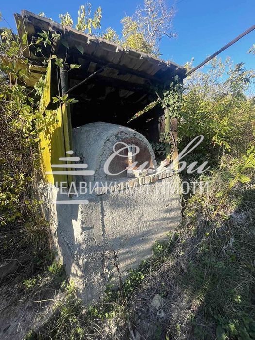 ДВУЕТАЖНА ТУХЛЕНА вила на плоча - м-т Под Манастира!!!