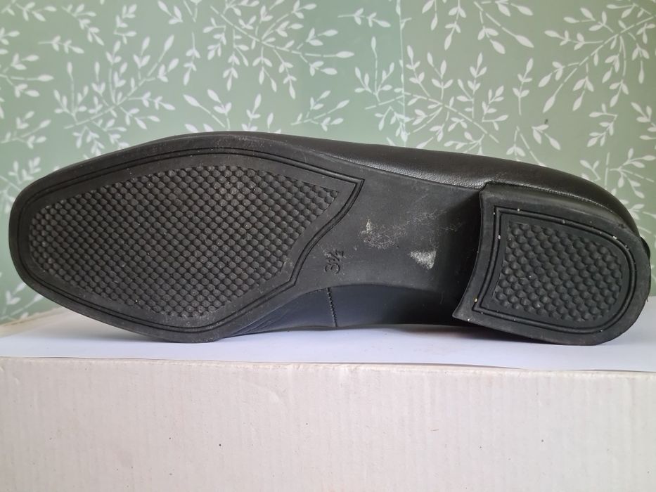 Класически елегантни обувки от естествена кожа