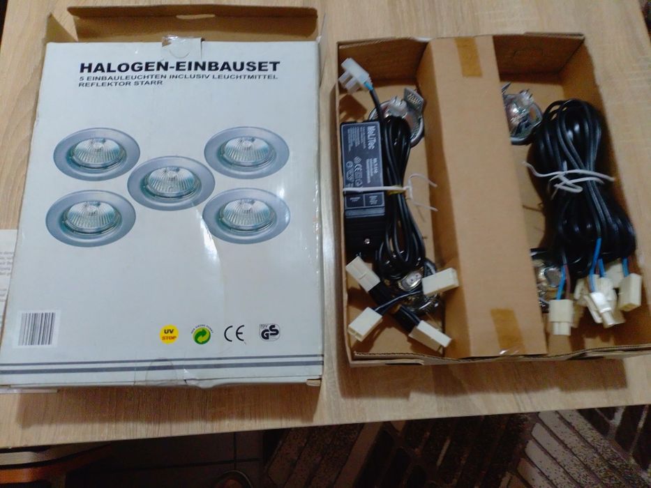 2 Seturi 5 spoturi halogen plafon sau mobila