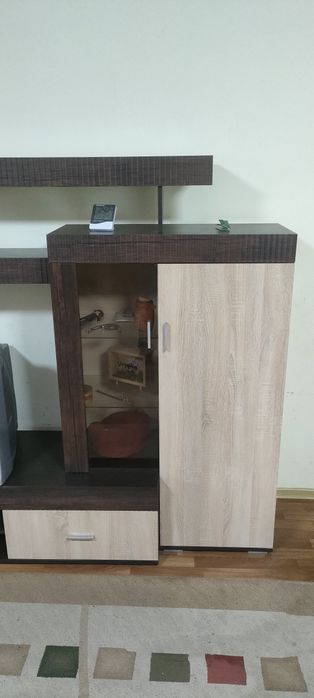 Продам стенку под ТВ.