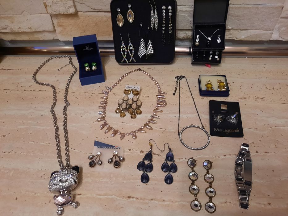 Coliere,cercei,bratari,inele, gablonturi