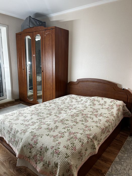 Продам спальный гарнитур