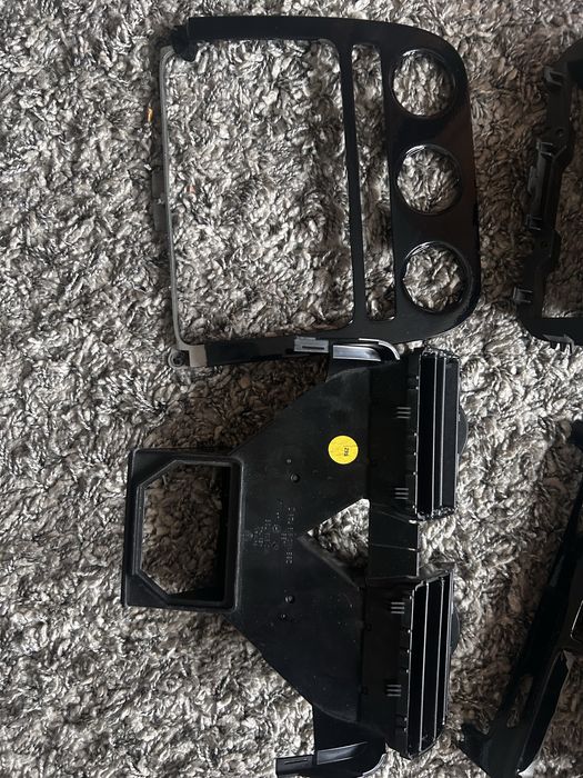 grile centrale bord Golf 5