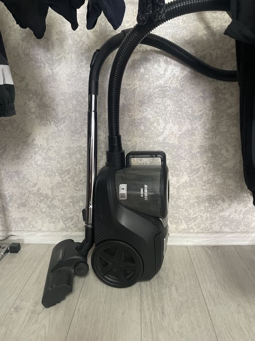 Продам б/у пылесос Himmel