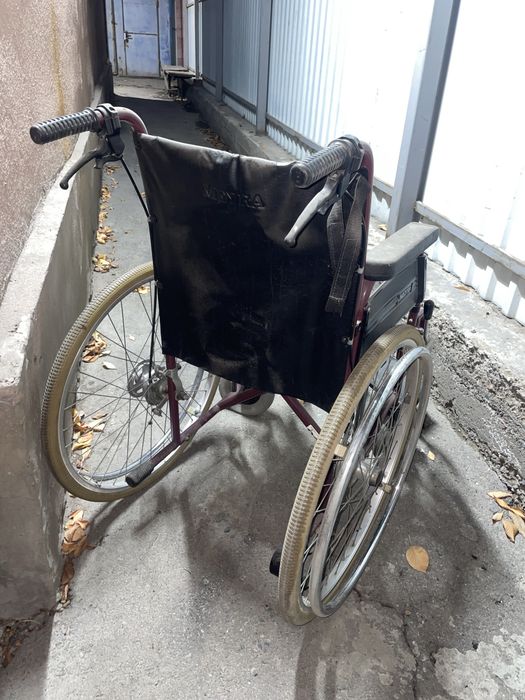 Инвалидная коляска
