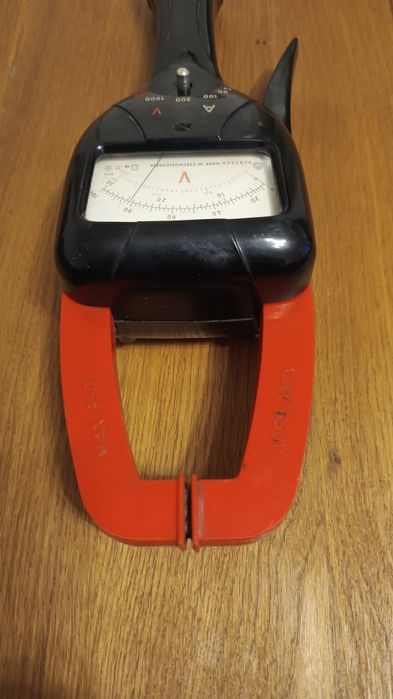 Продавам чехословашки амперклещи, клещови амперметър