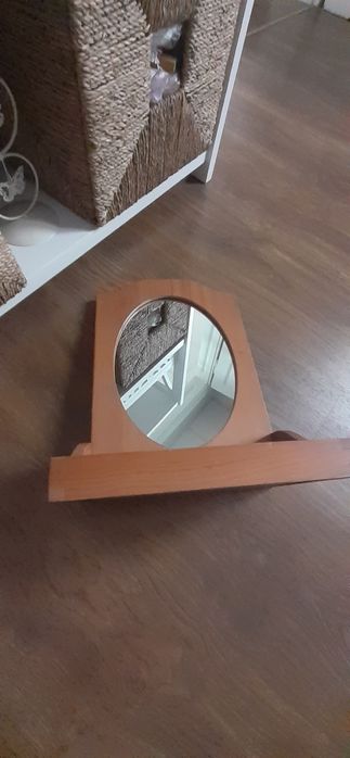 Настолно огледало