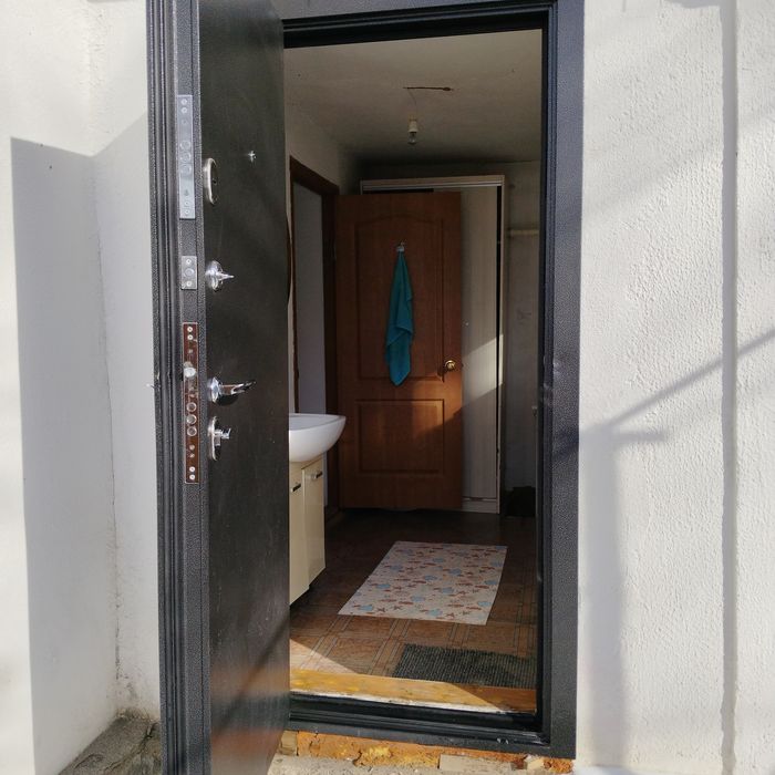 Продам два дома в одном дворе