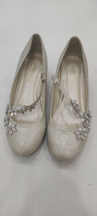 Женские туфли праздничные