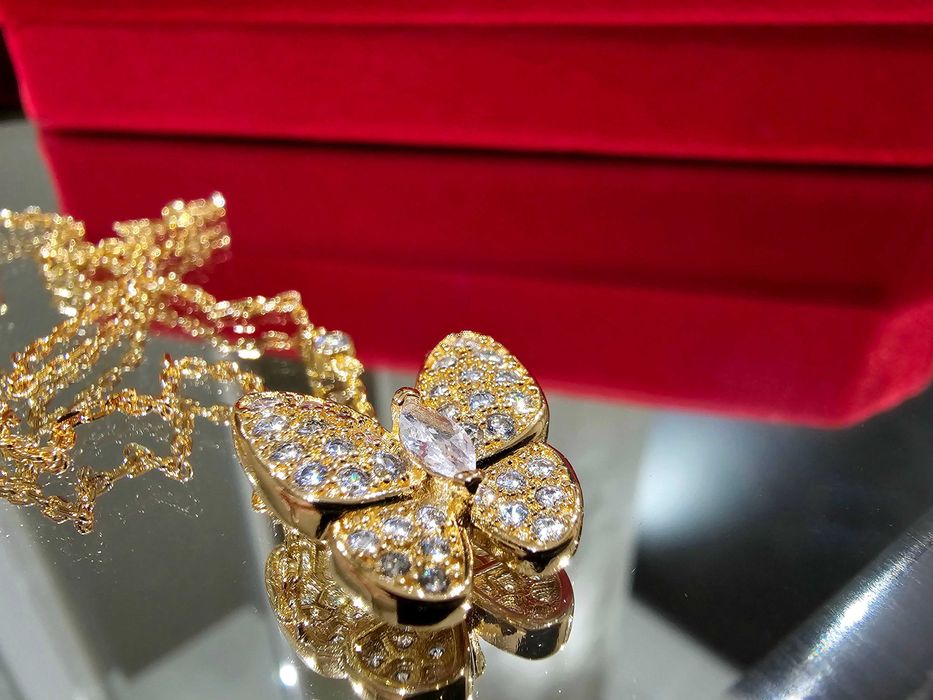 Van Cleef & Arpels VCA Rose Gold Diamond Two Butterfly Дамско Колие