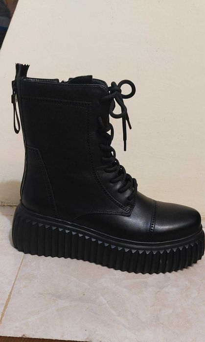 Черни дамски боти