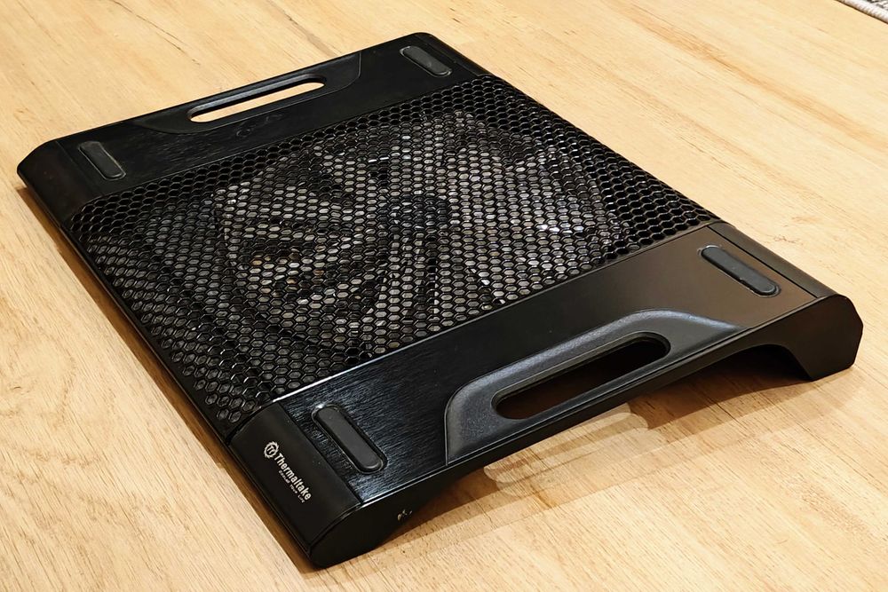 Охлаждаща подложка за лаптоп - Thermaltake