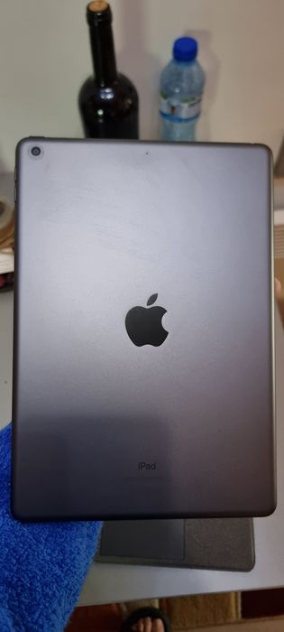 Ipad 8 gen + Logitec combo touch