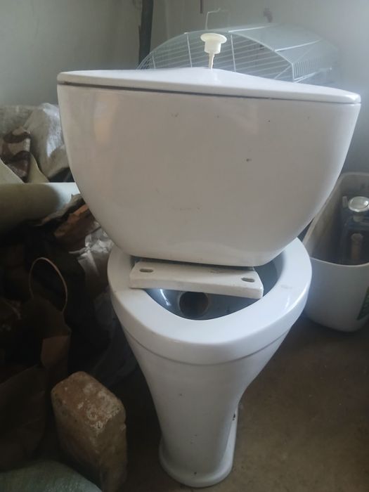 Продам унитаз, хорошее качво