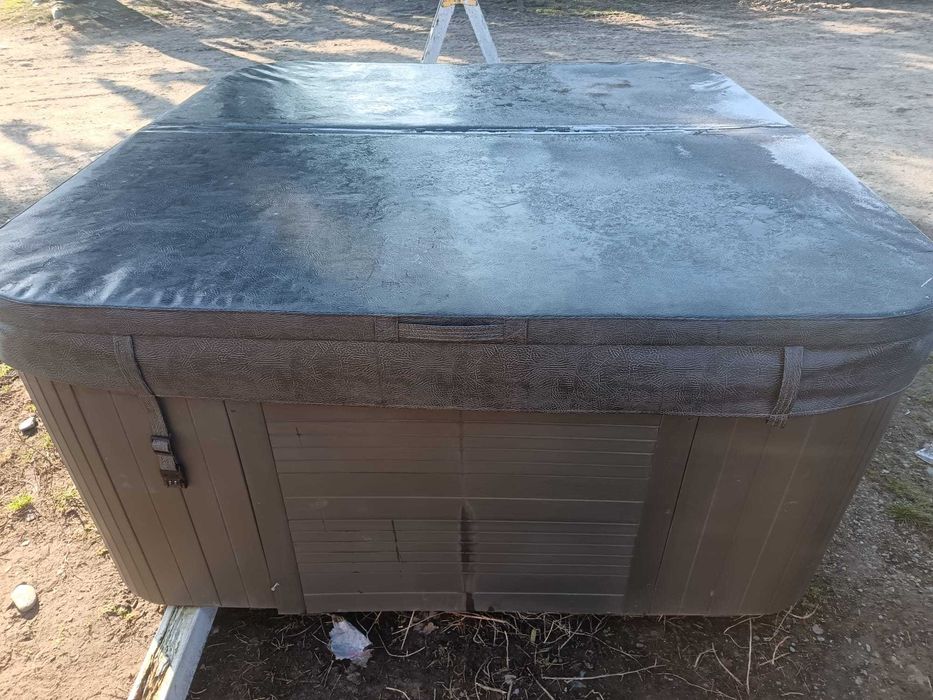 Jacuzzi exterior