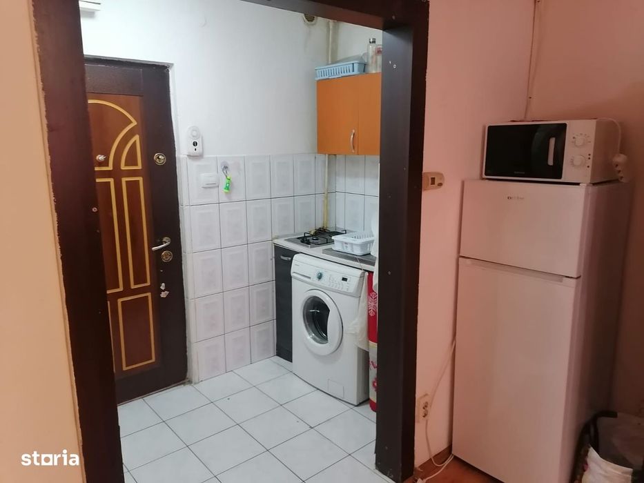 Garsonieră de închiriat, Bulevardul Muncii, bloc reabilitat, 270 Euro