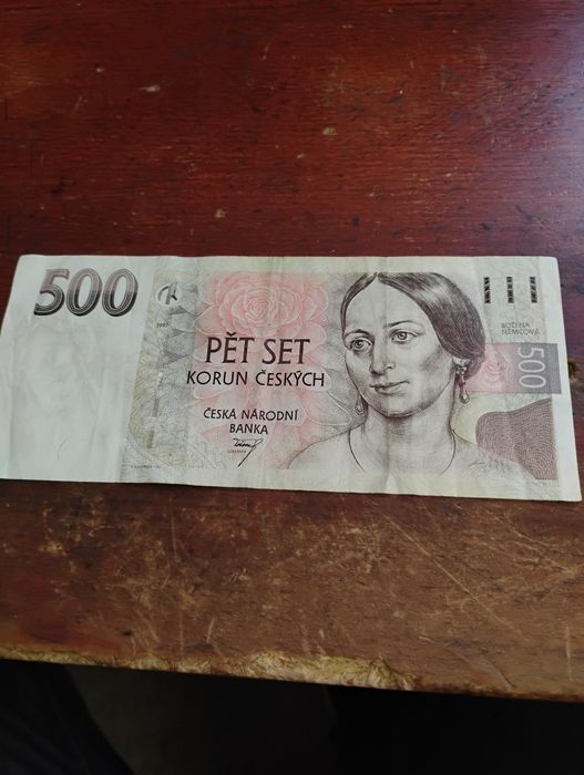 Чешки монети 20 крони и банкнота 500 крони