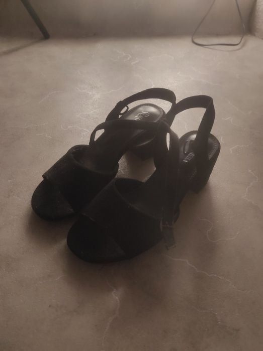 Продам туфли женские