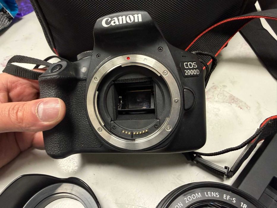 Canon COS 2000D (DS126741)