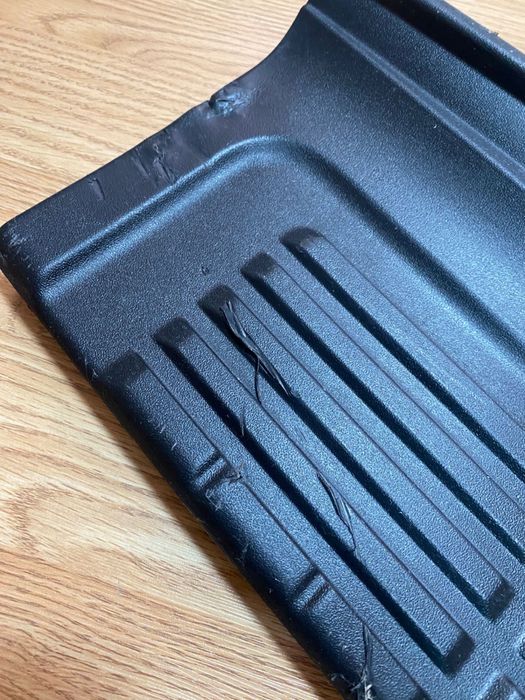 Продам накладку на задний бампер