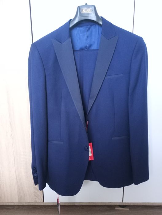 Нов костюм на Lazarini "L" размер