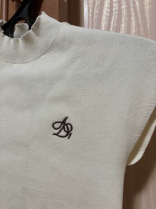 Футболка бежевая