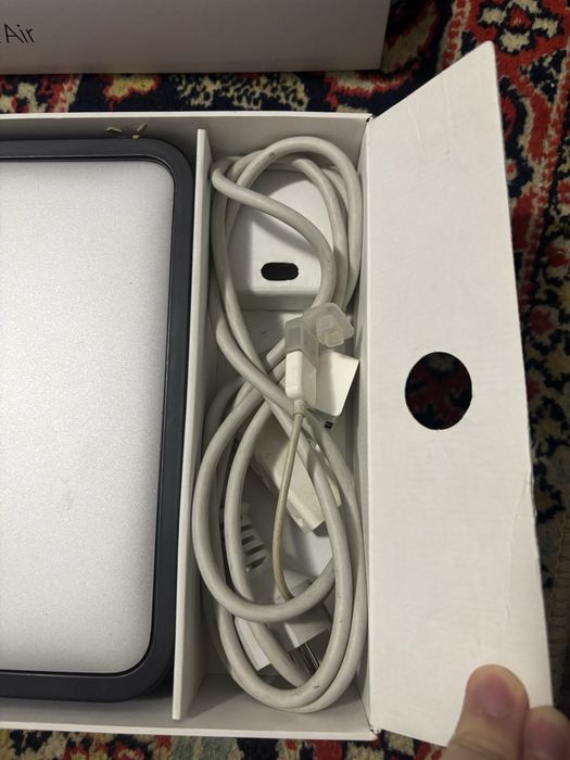 Продам Apple Macbook Air 11” (2010)