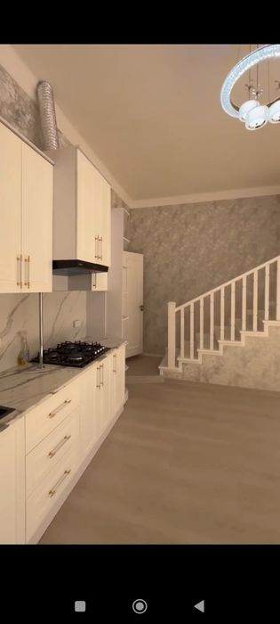 Sergeli Xonobodda  4 xona + mansarda + Podvol kottagina  uy sotiladi!!