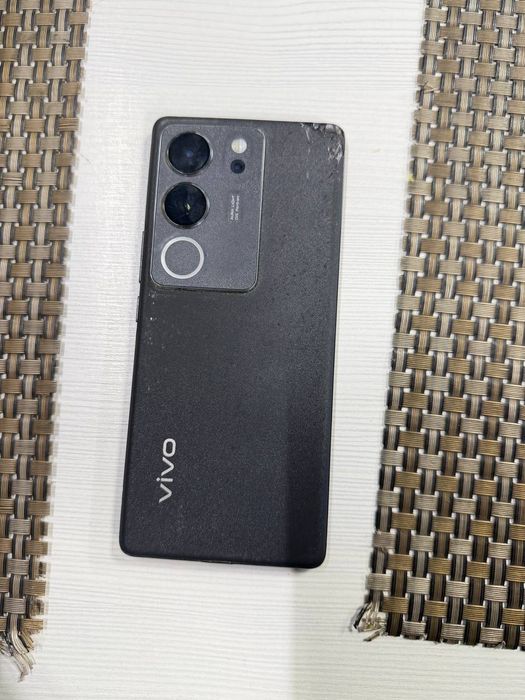 Продам vivo v29  есть дефекты