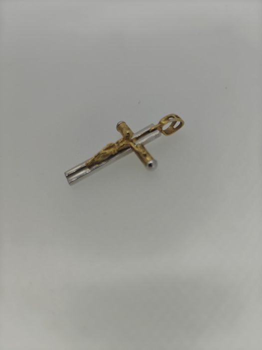 Cruce aur 18k 4.49gr (r)cruce aur 18k 4.49gr