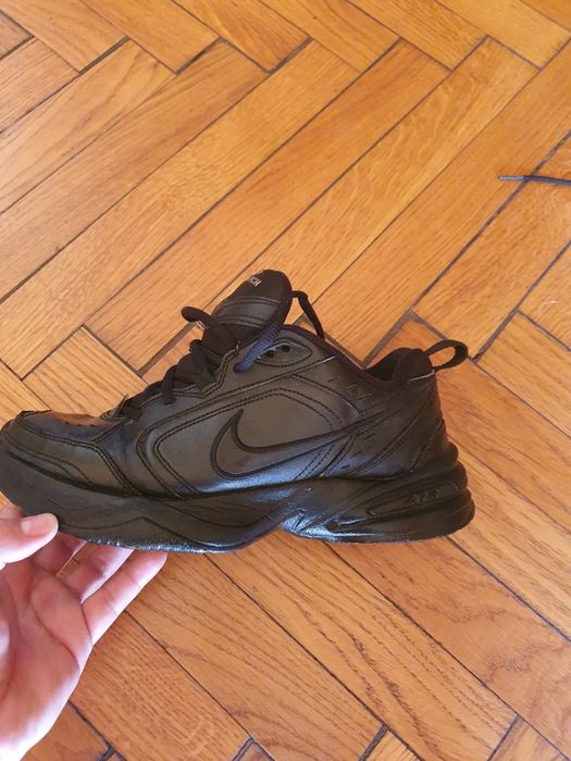 Vand adidasi nike air max..si nike monarch.nr 41