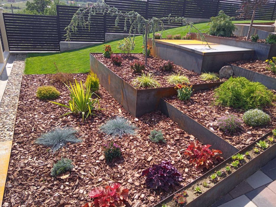 Terasari metalice, borduri-separatoare de gazon din metal