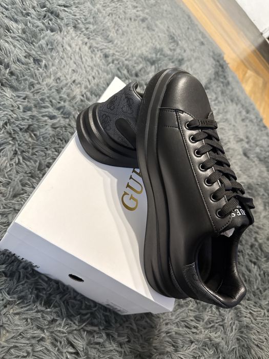 Обувки   guess