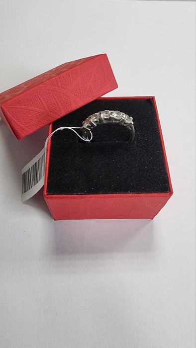 *** Бяло Злато /  Много красив *** Златен пръстен 14к 3.13гр